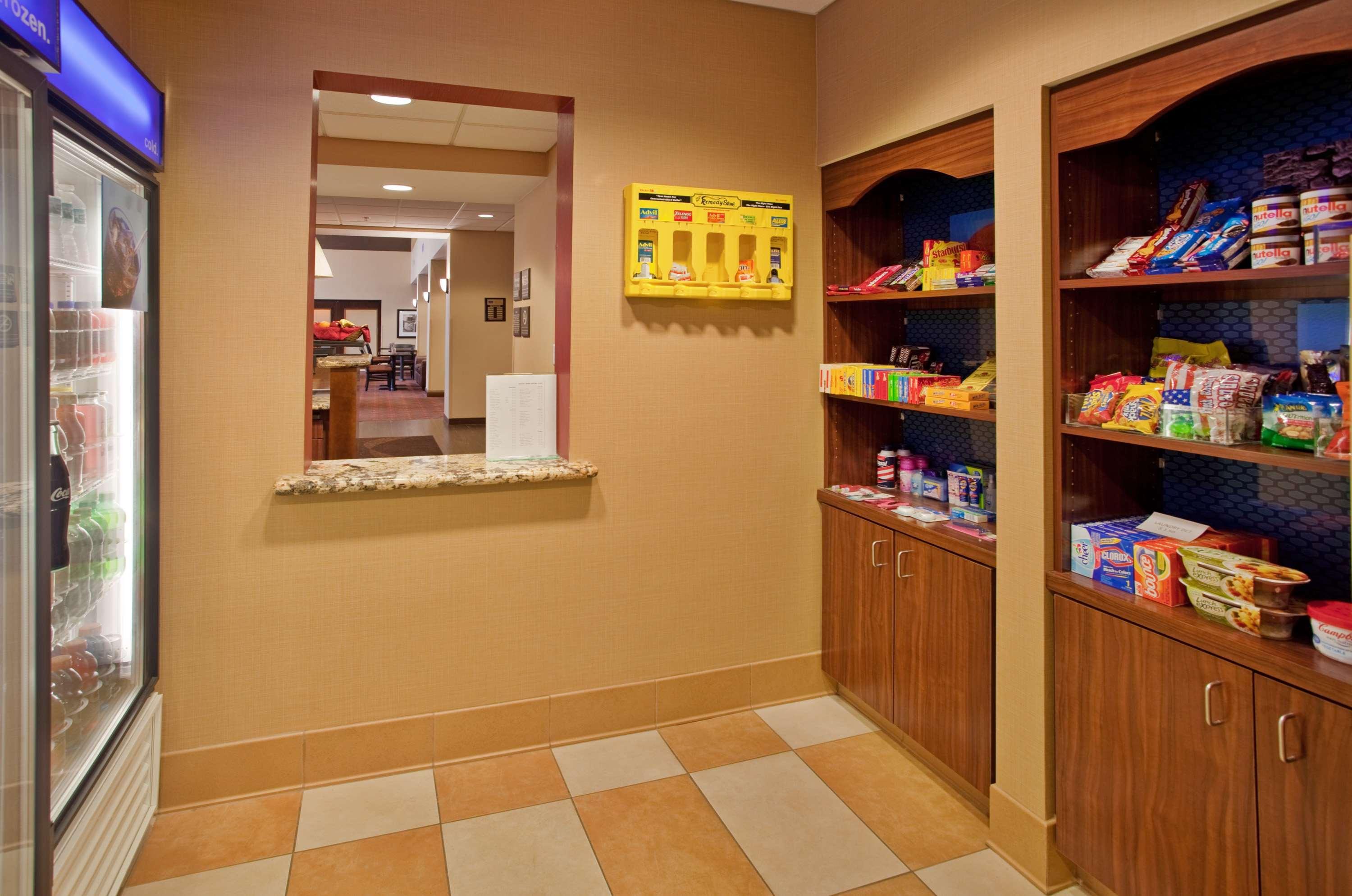 Restaurant Hampton Inn & Suites Watertown