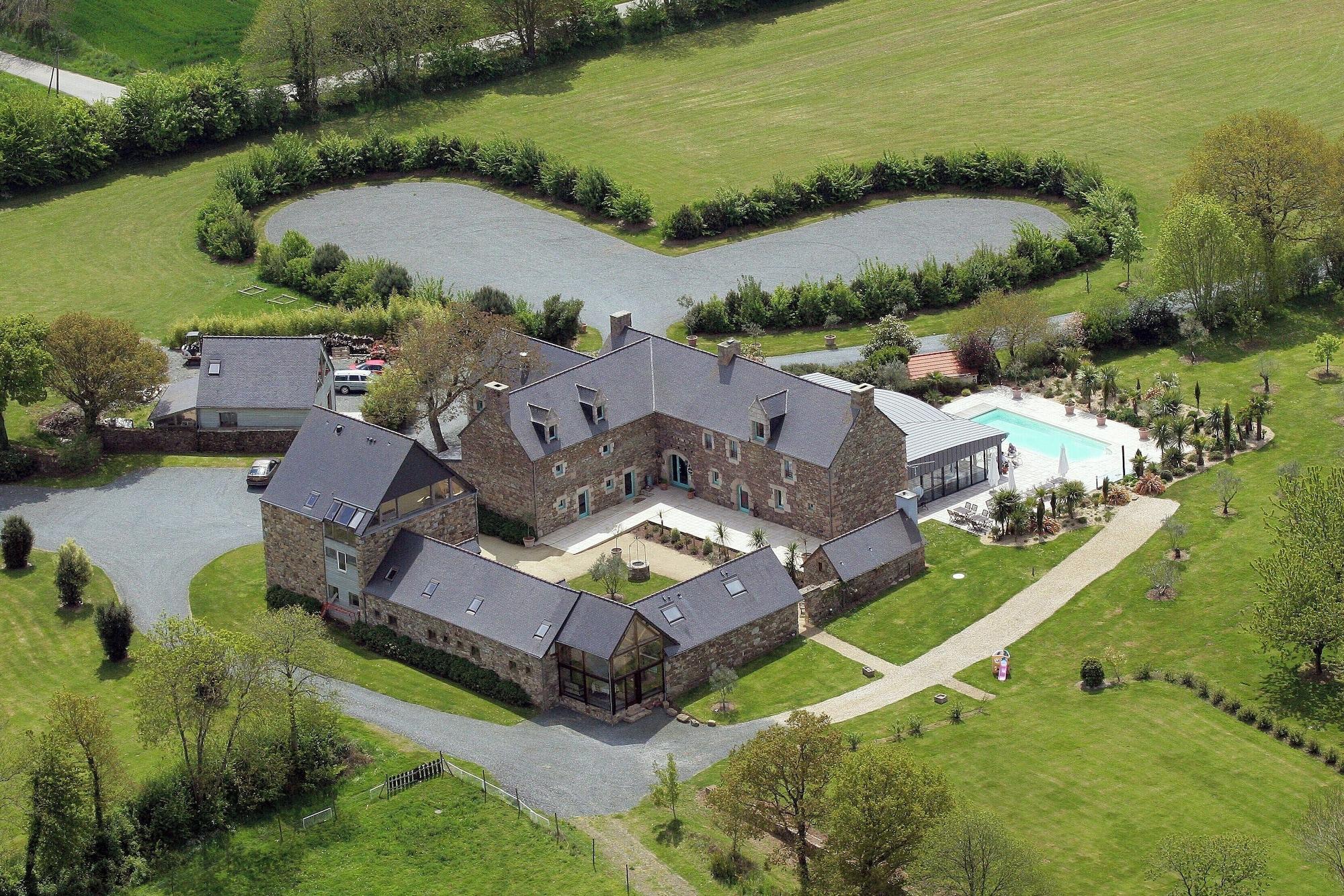 Varios Manoir De Kermodest