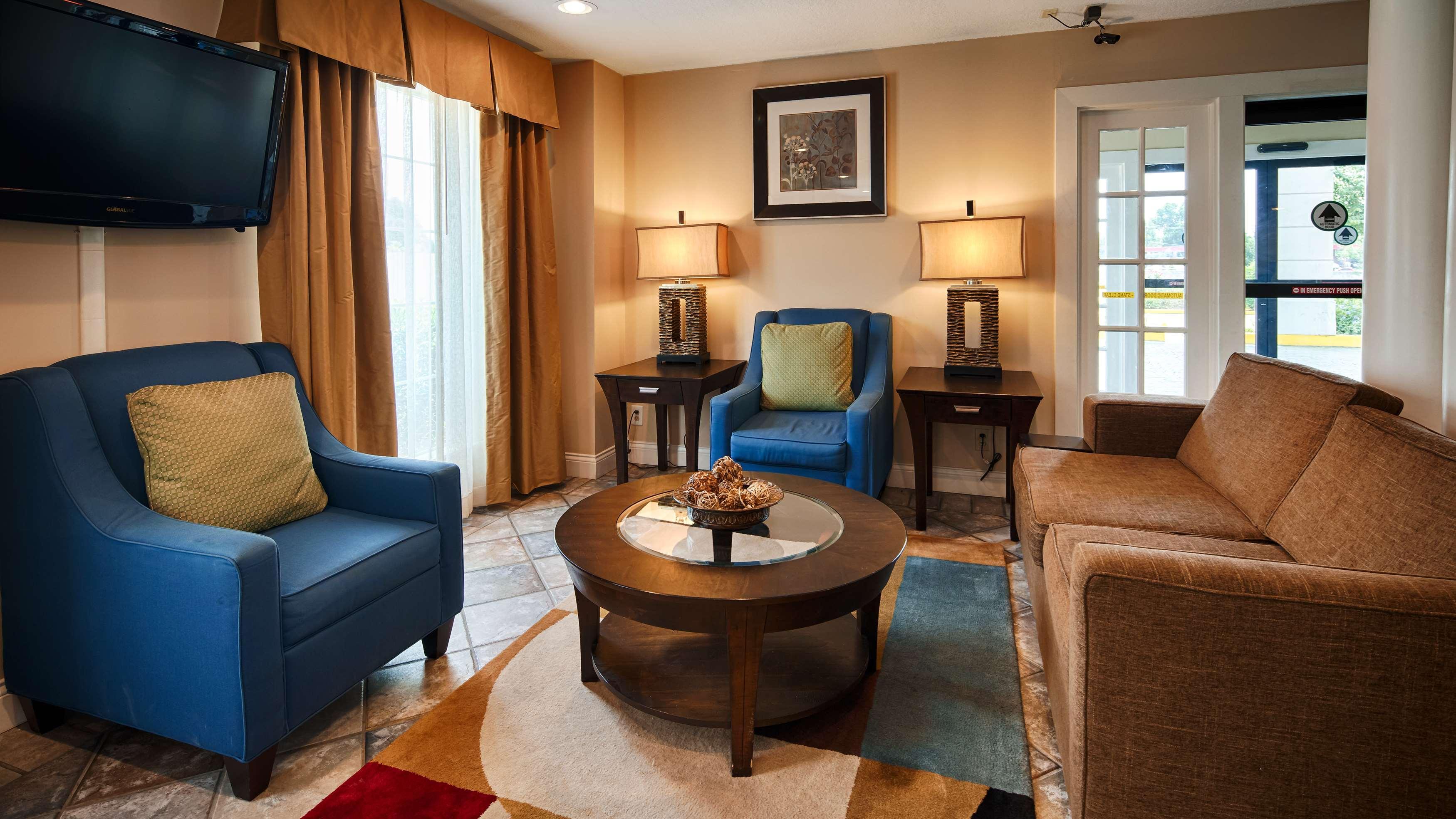 Vista Lobby Best Western San Marcos