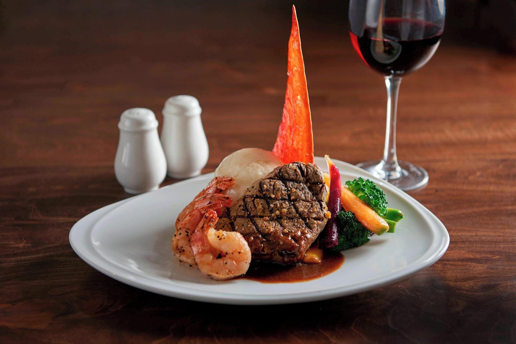 Restaurant Four Points by Sheraton Toronto Airport