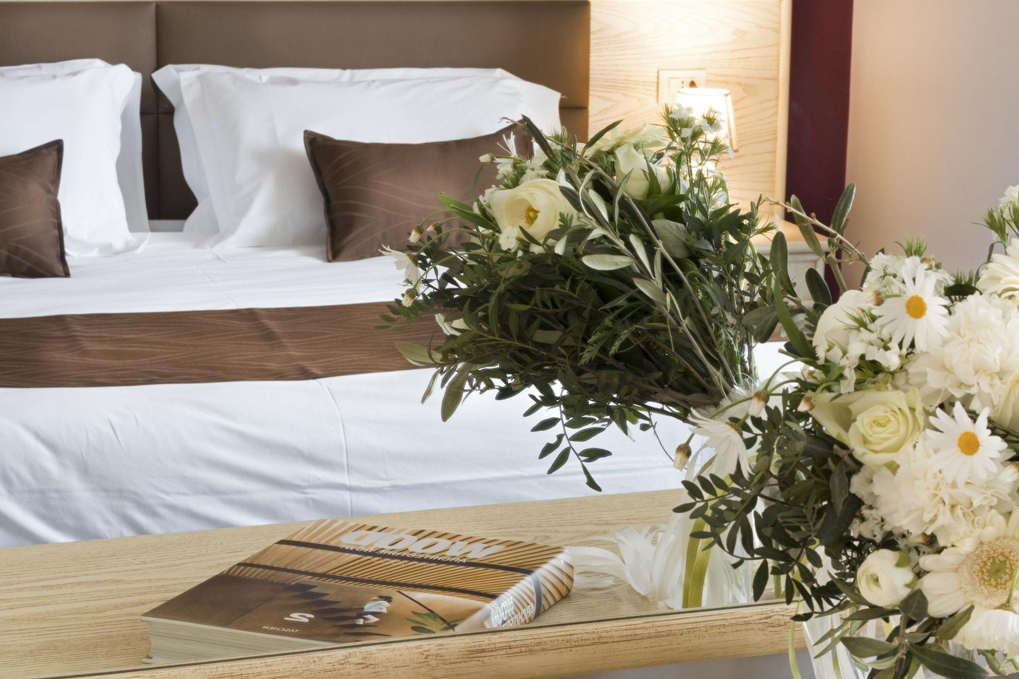 Varios Hotel Soleluna