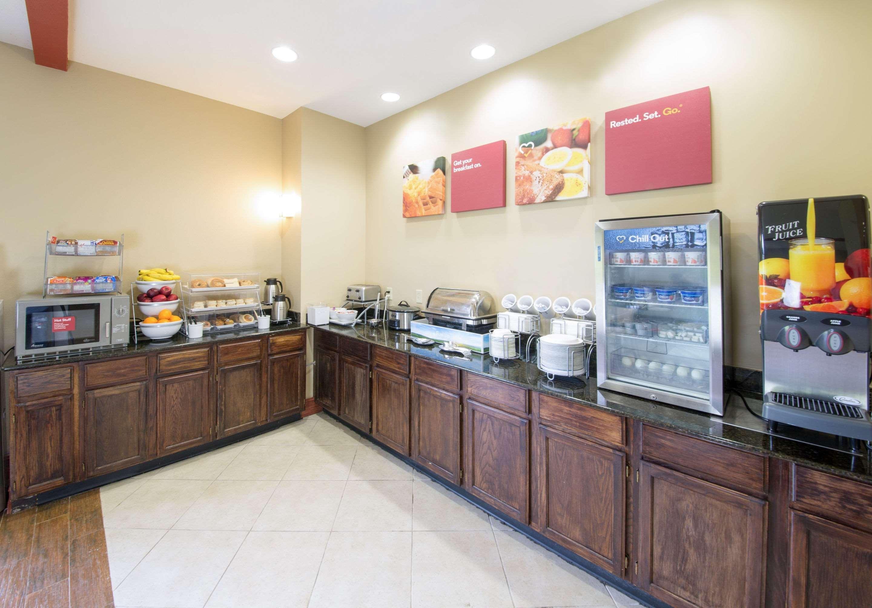 Restaurant Comfort Suites Airport South