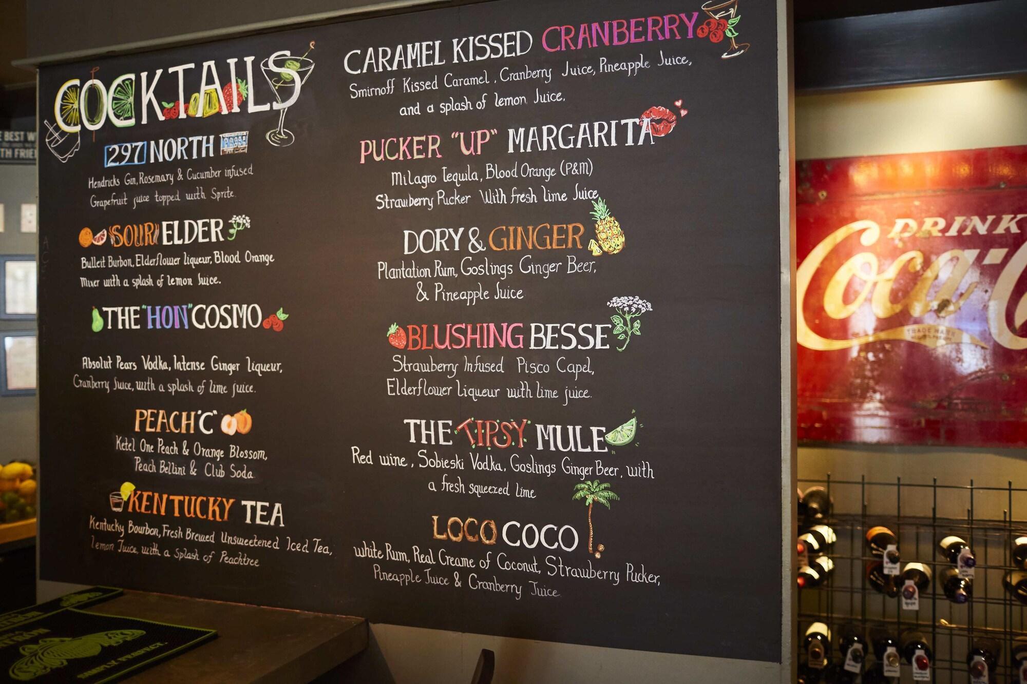 Bar/Salón Hotel On North