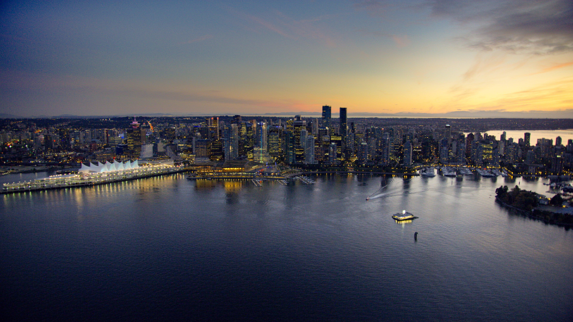 Vista Exterior Holiday Inn & Suites Vancouver Downtown by IHG