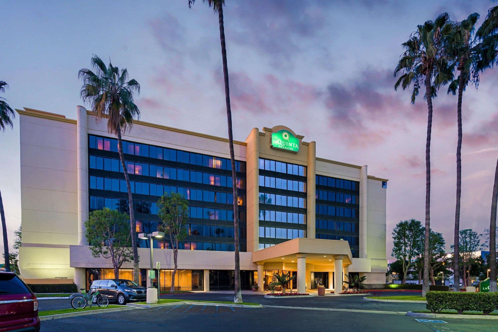 Vista Exterior La Quinta Inn & Suites by Wyndham Buena Park
