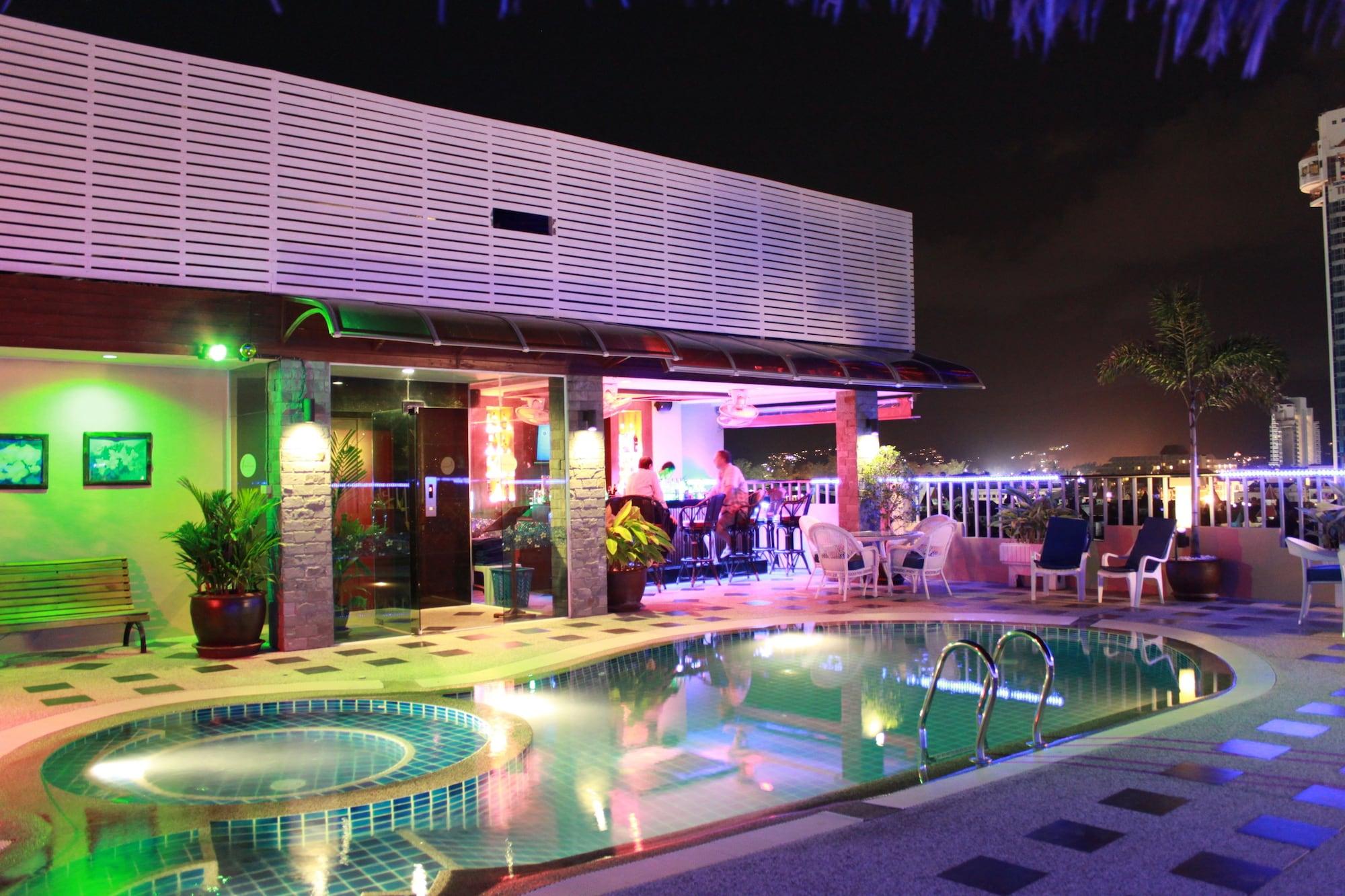 Vista Exterior Patong Hemingway's Hotel
