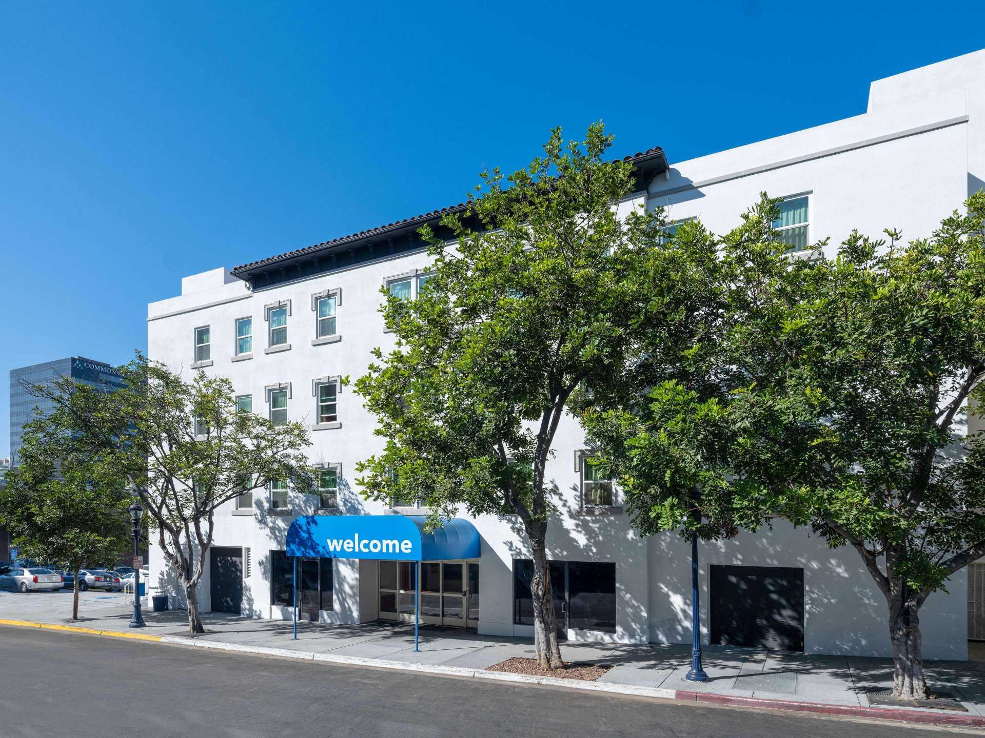 Vista Exterior Motel 6 San Diego, CA - Downtown