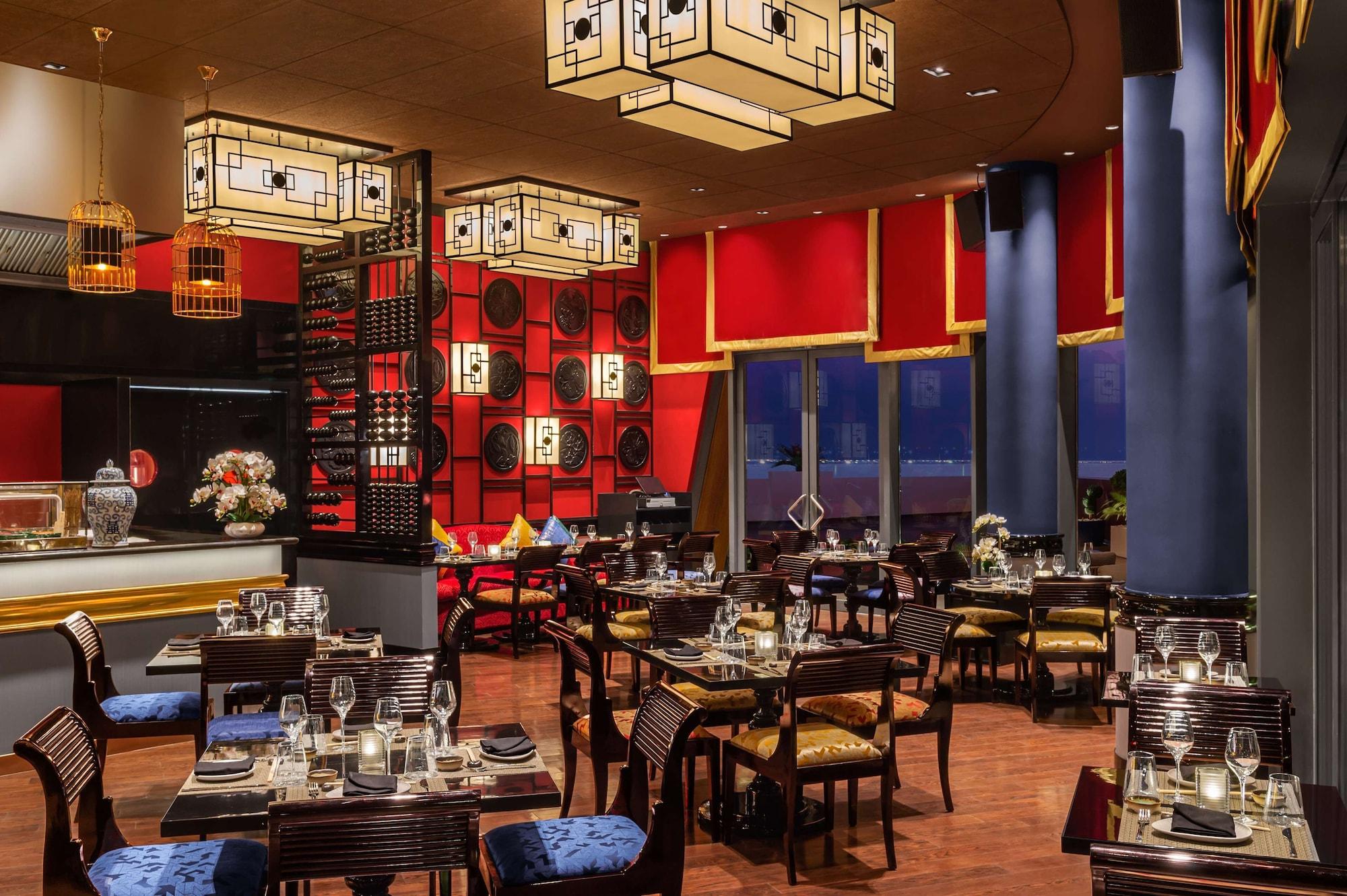 Restaurant Hampton by Hilton Marjan Island