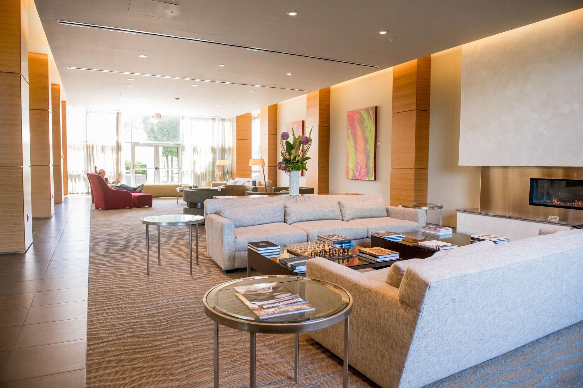 Vista Lobby I Hotel And Illinois Conference Center