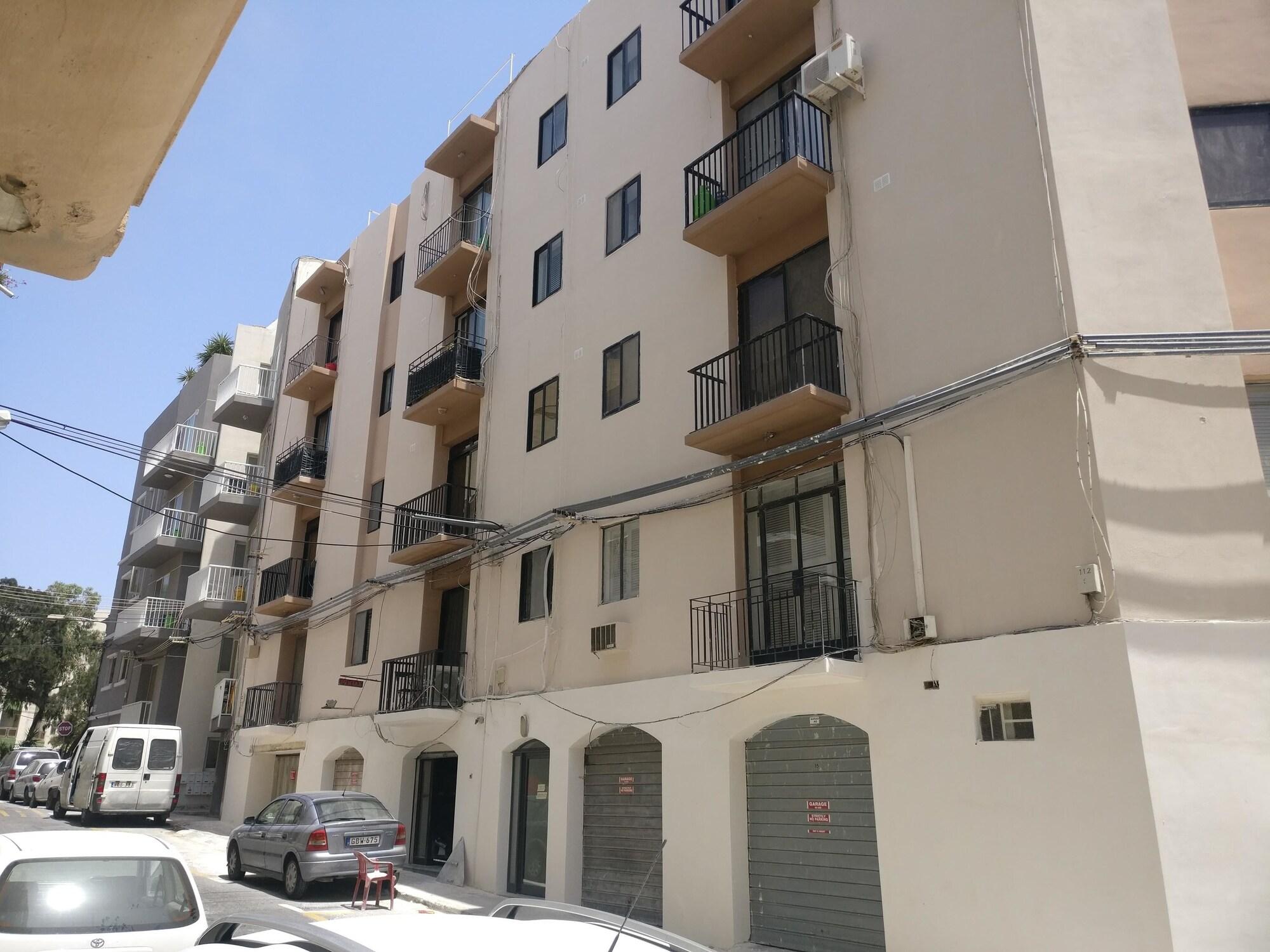 Vista Exterior Luxury Msida Circle Suites