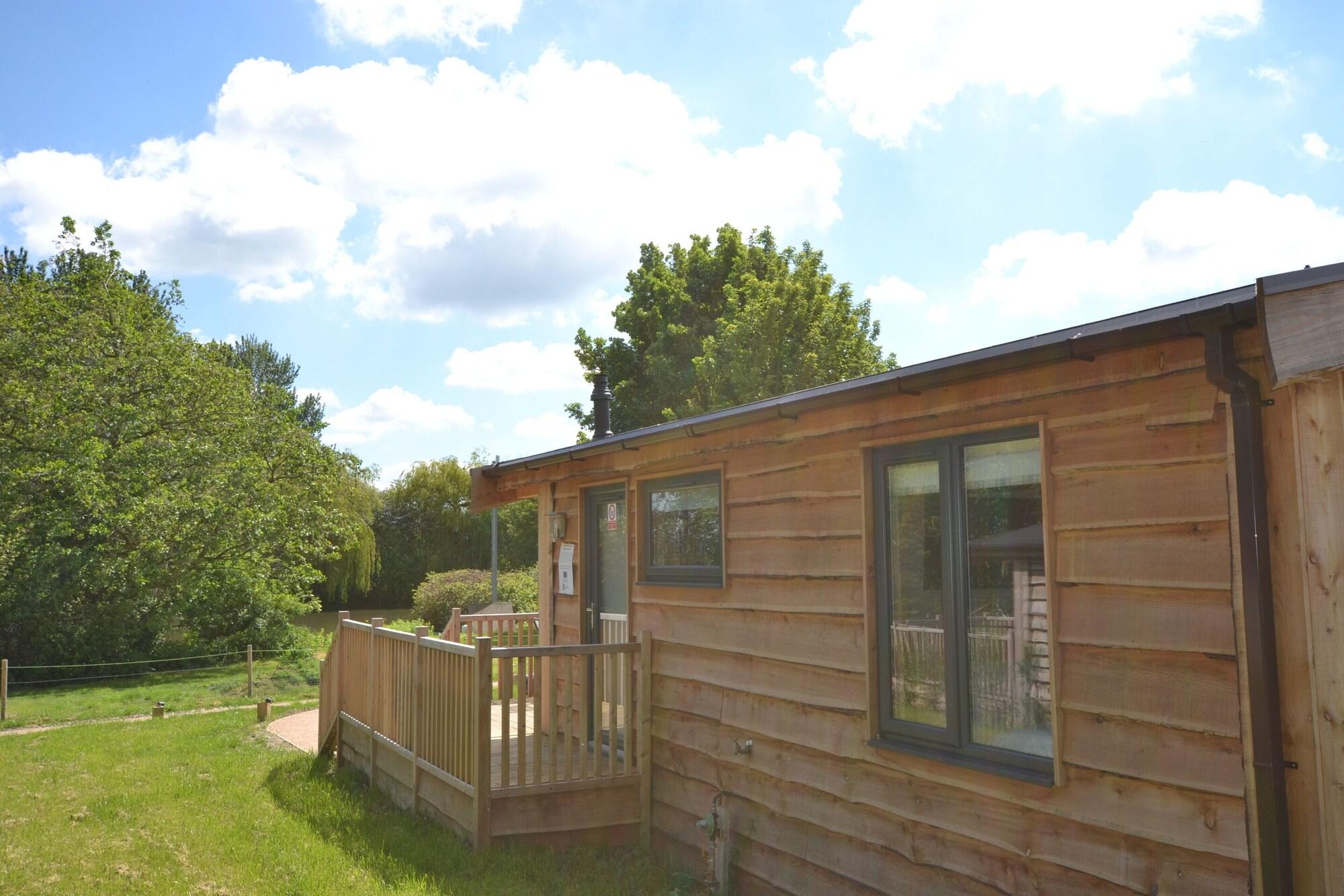 Vista Exterior The Chiltern Lodges at Upper Farm Henton