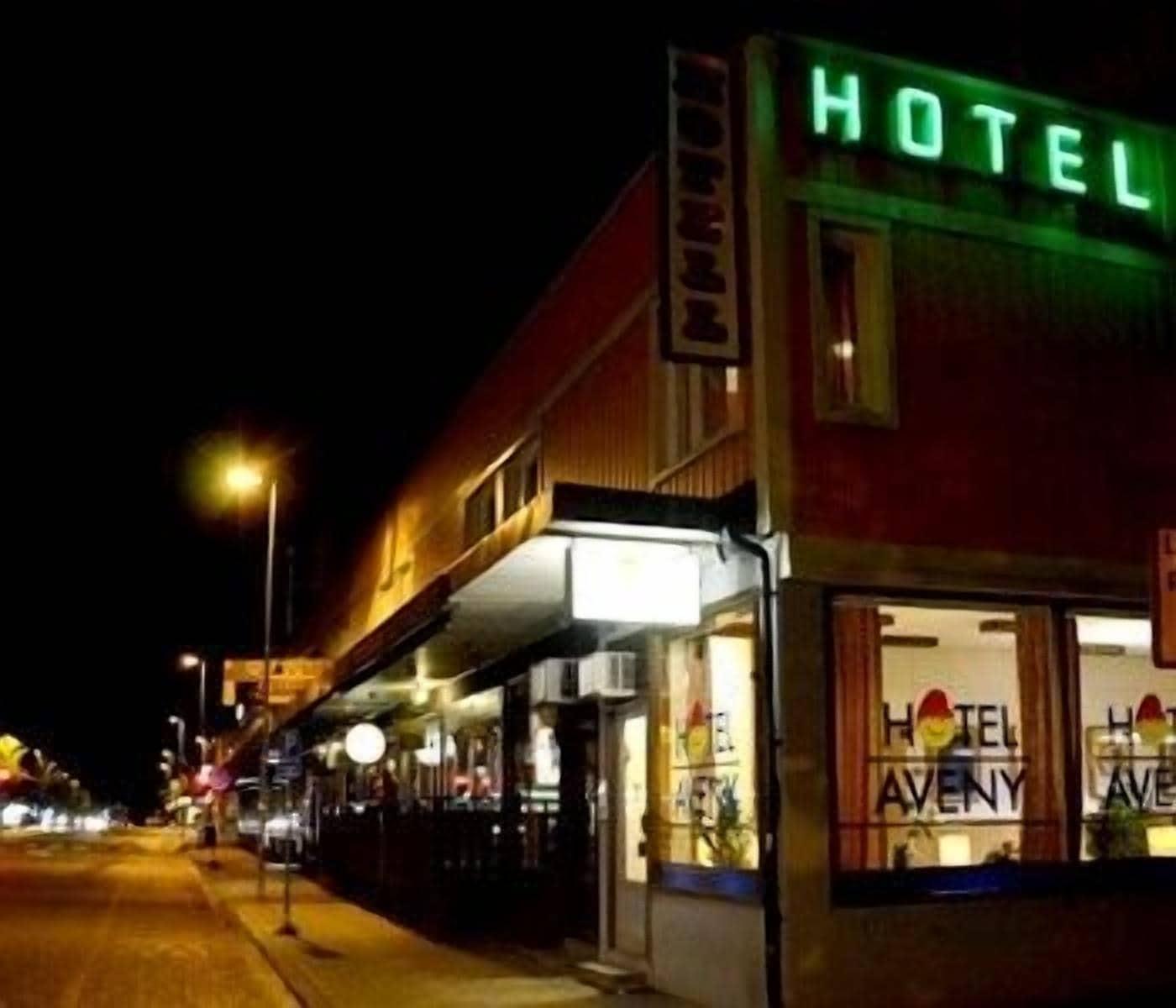 Vista Exterior Hotel Aveny Bed & Breakfast
