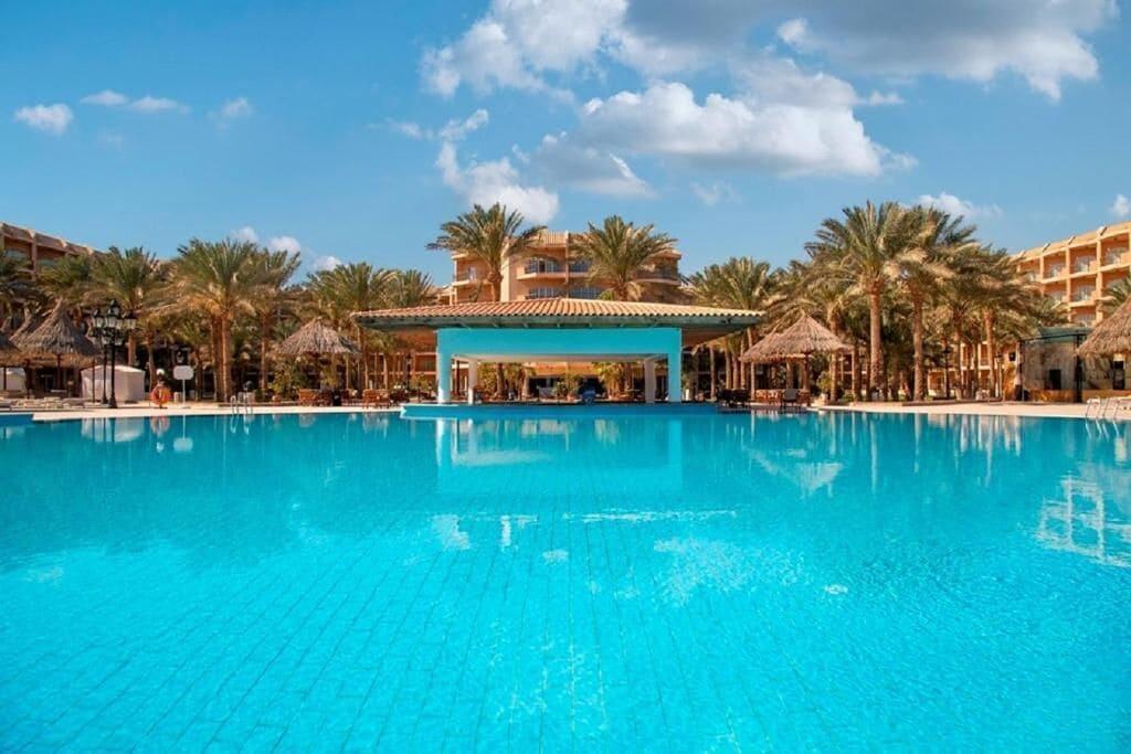 Vista Piscina Siva Grand Beach Hotel