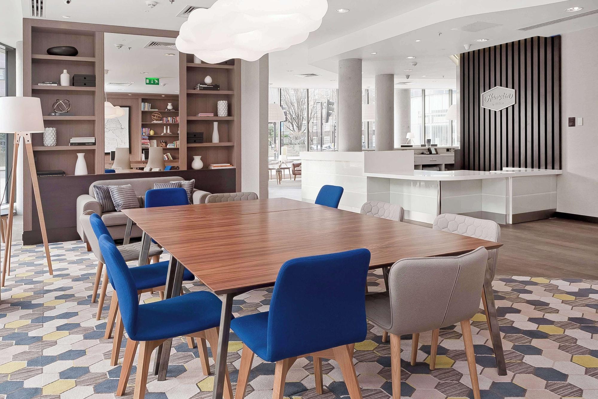 Vista Lobby Hampton by Hilton London Waterloo