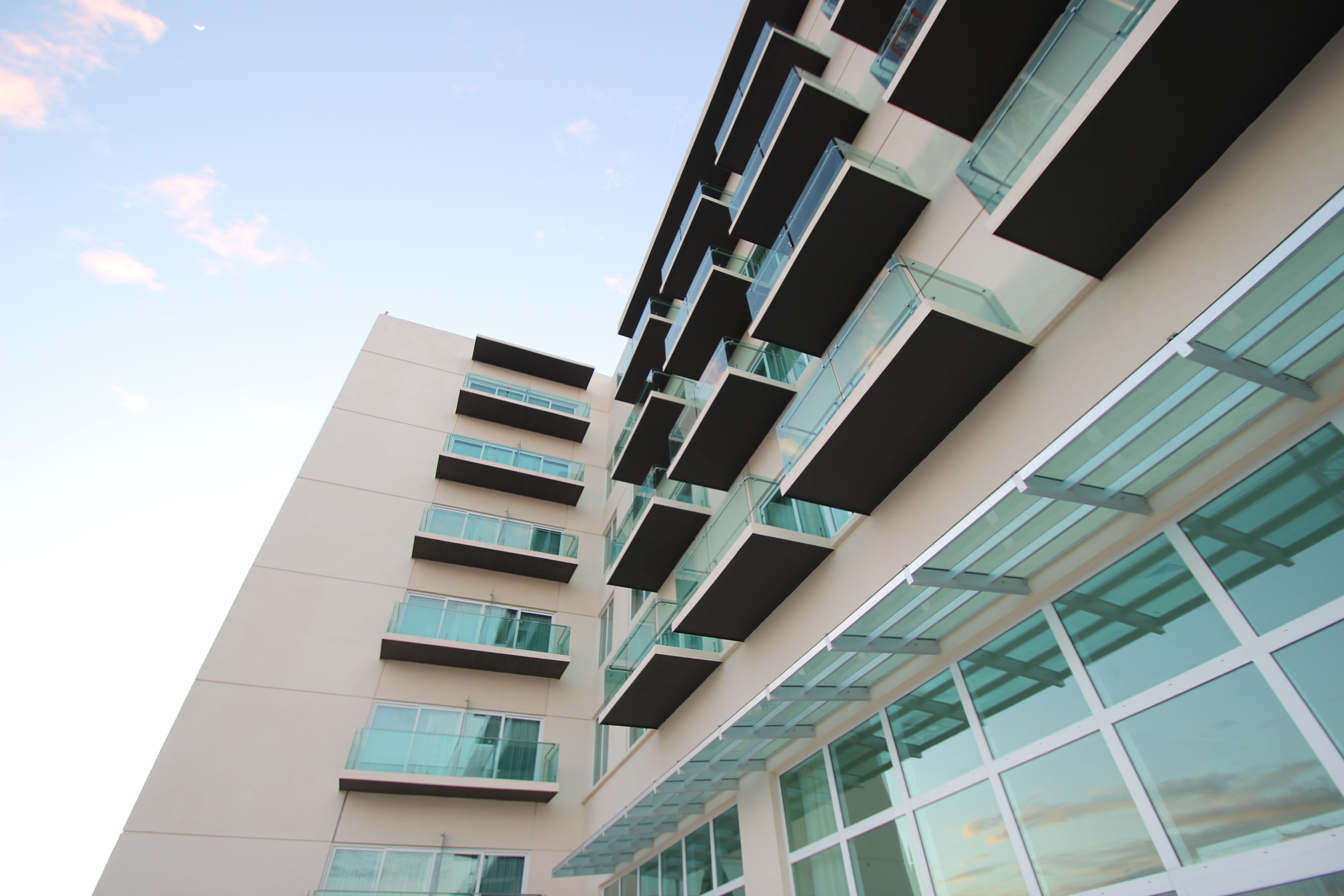 Vista Exterior Hotel Boka