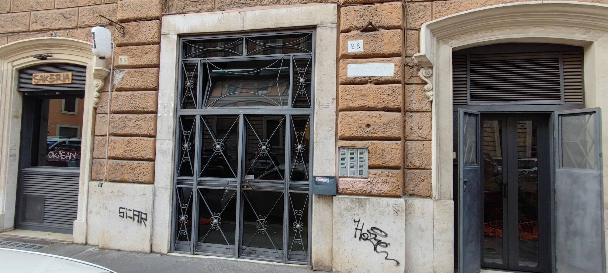 Vista Exterior Maria in Vaticano