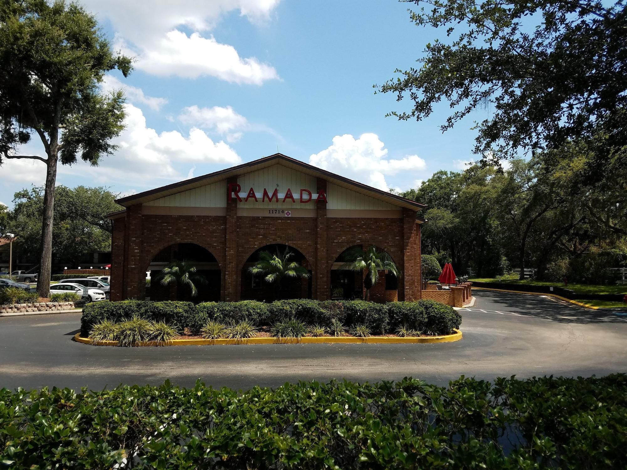 Vista Exterior Ramada by Wyndham Temple Terrace/Tampa North