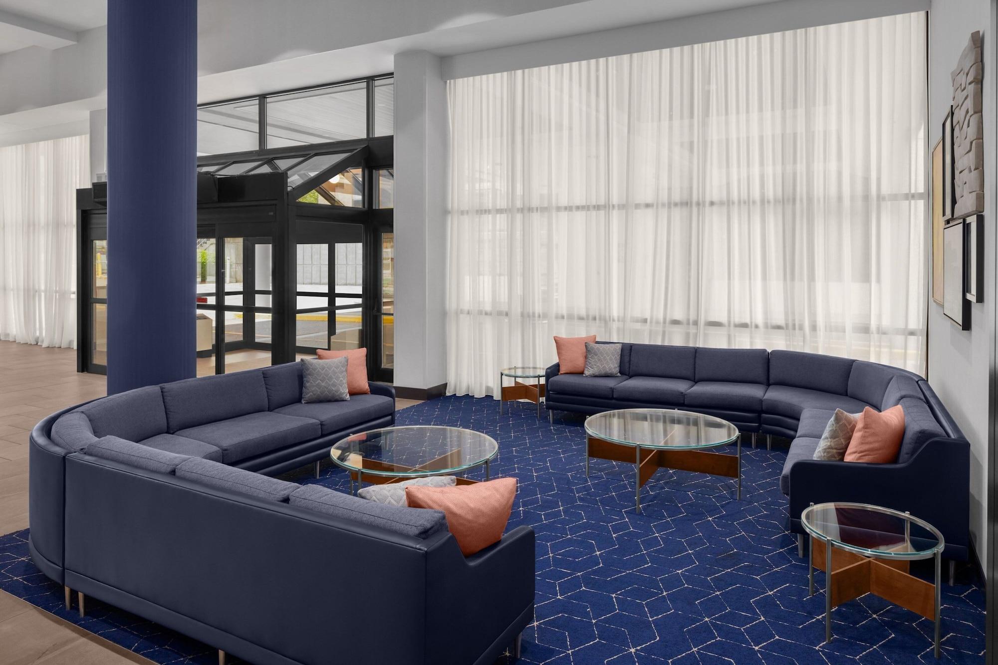 Vista Lobby Courtyard by Marriott Pittsburgh University Center
