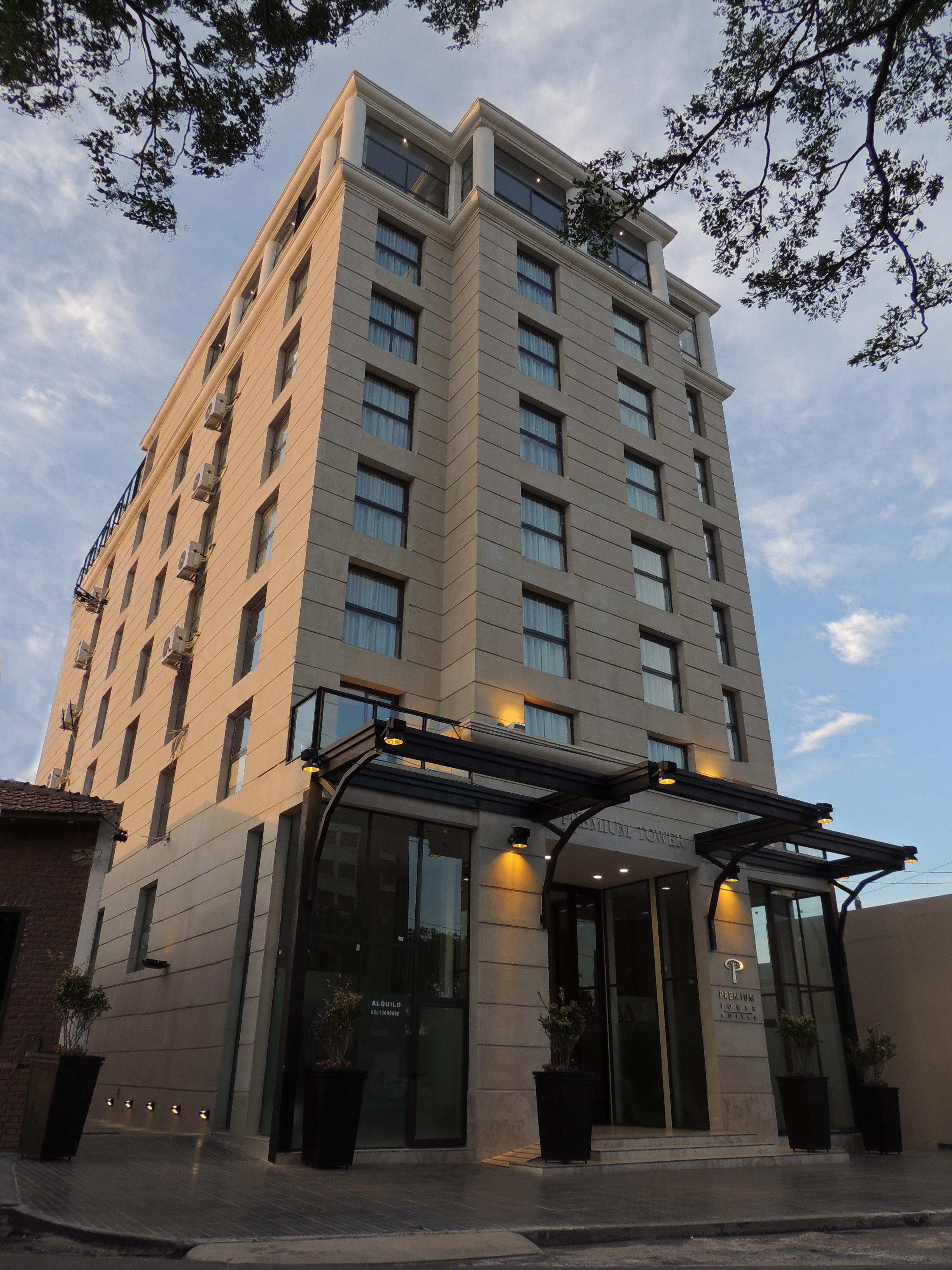 Vista Exterior Premium Tower Suites San Luis