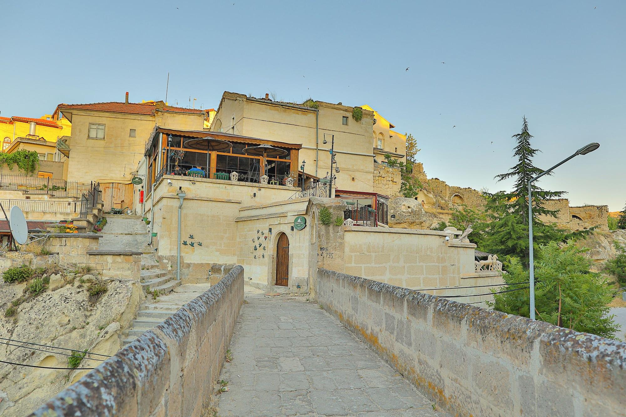 Varios Demisos Caves The Hotel