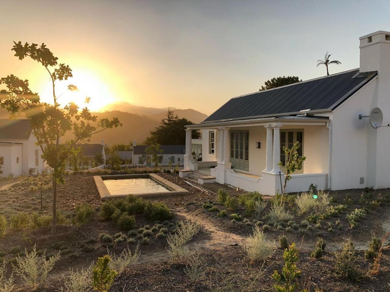 Vista Exterior La Cotte Orchard Cottages