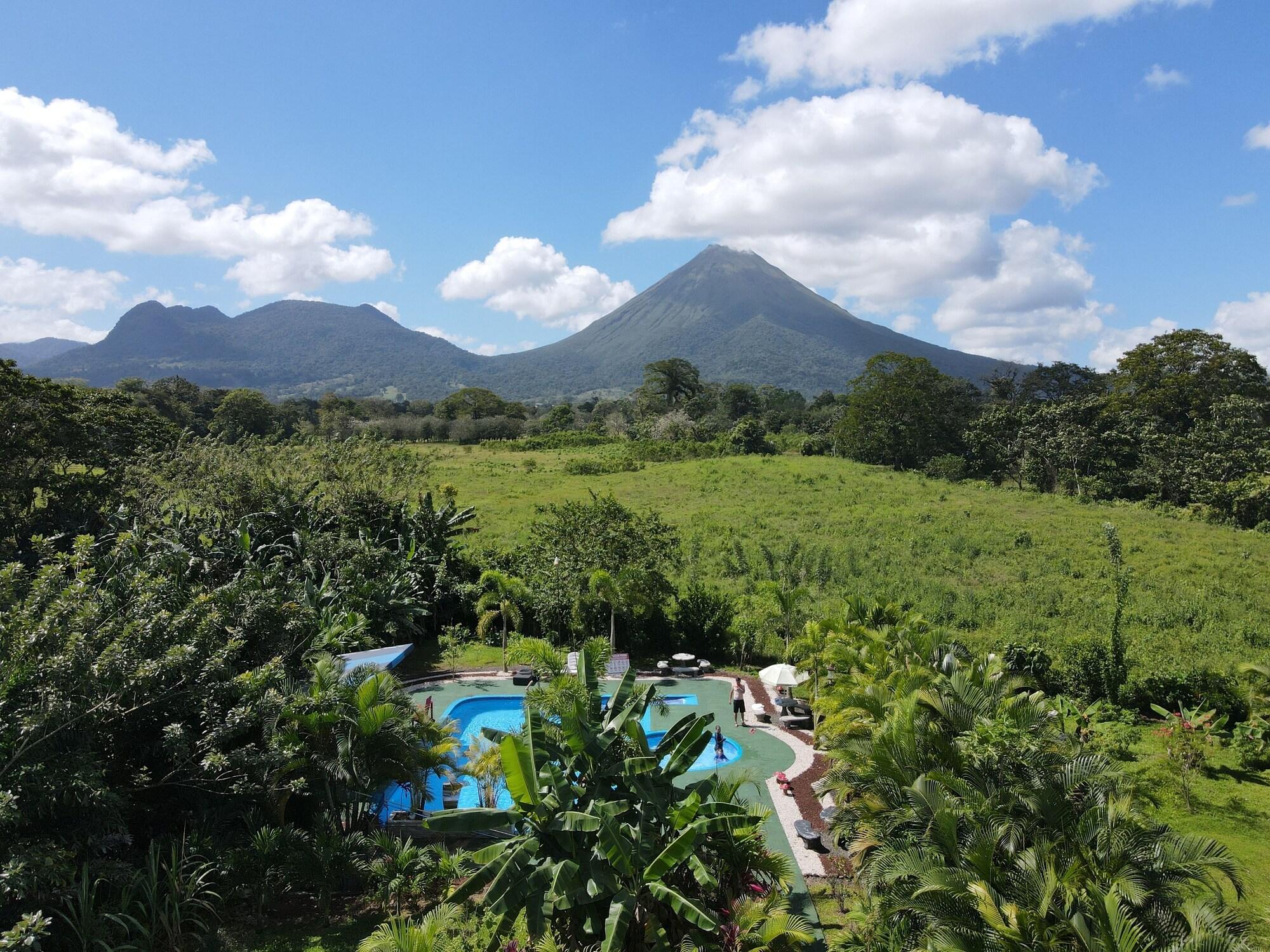 Vista Exterior Campos Arenal Hotel