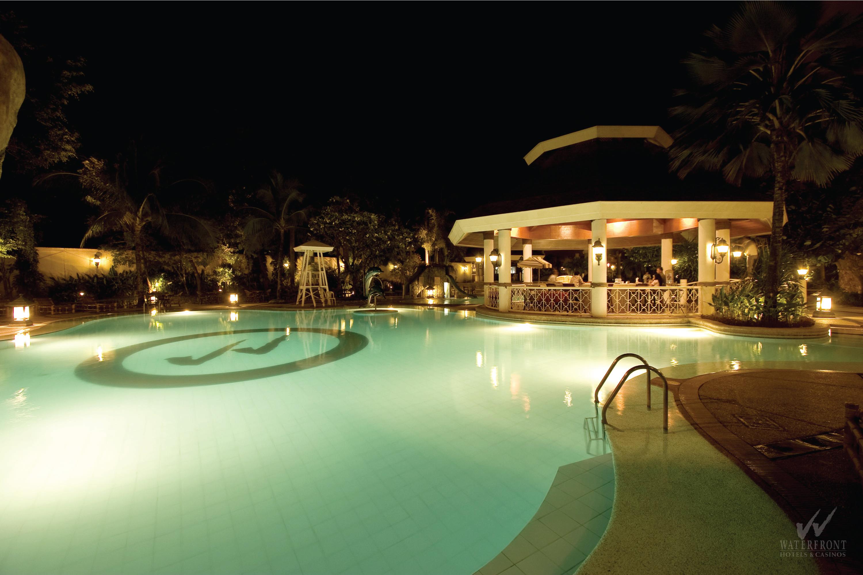 Vista Piscina Waterfront Cebu City Hotel & Casino