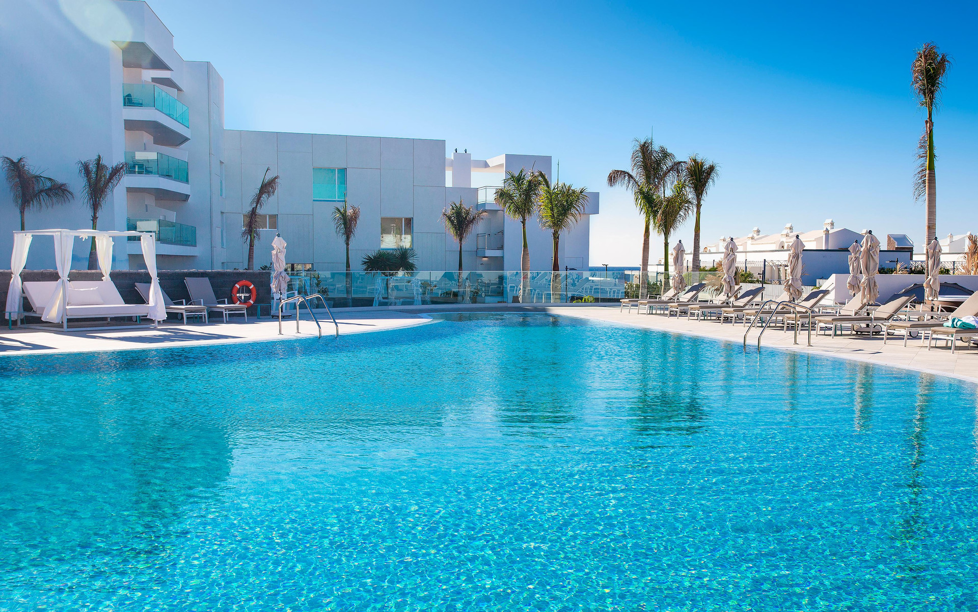 Vista Piscina Hotel Lava Beach