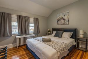 Alquiler Vacacional - Modern ~ 3 Bedroom House ~ Sleeps 8 ~ 11 mins to Hartford