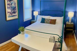 Alquiler Vacacional - Vintage City Chic: The Artist's Haven. 5 Blocks from Lake Michigan!