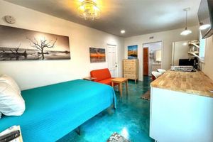 Alquiler Vacacional - Ocean Suite on King; near beach pool access bikes!