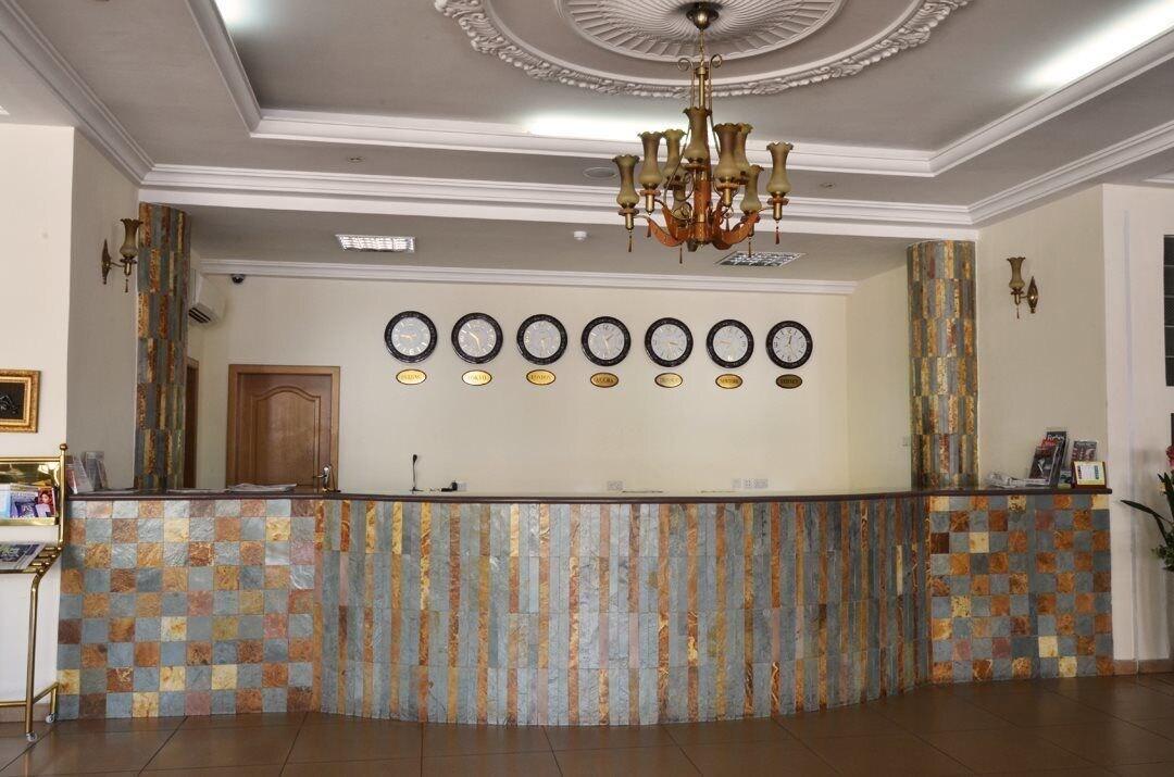 Vista Lobby Mensvic Grand Hotel