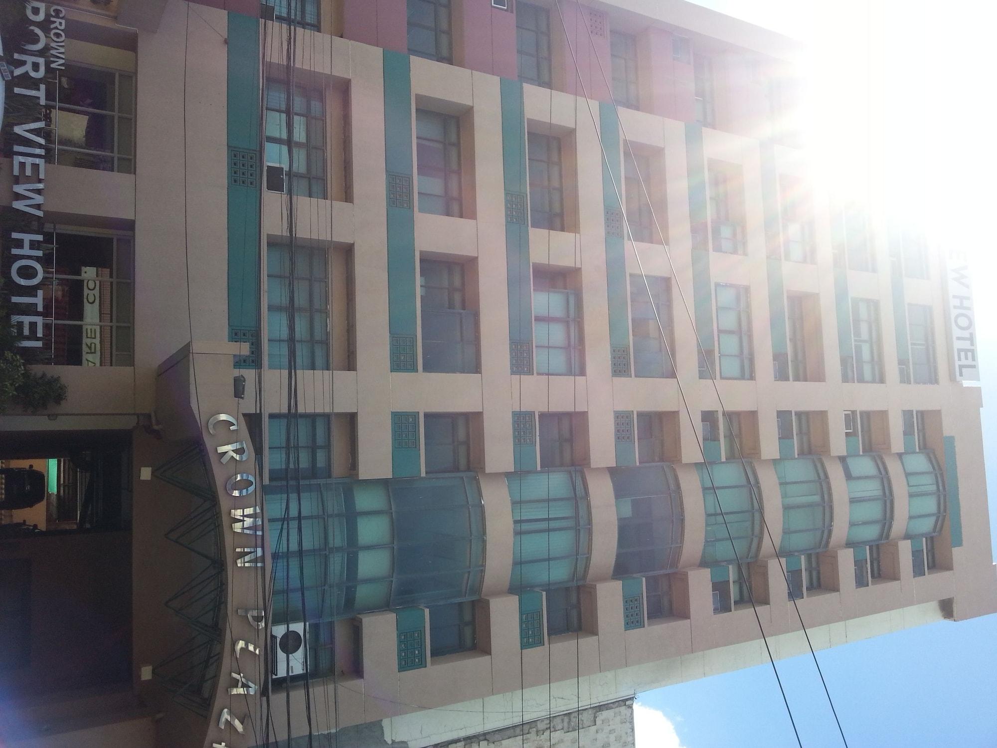 Varios Crown Port View Hotel