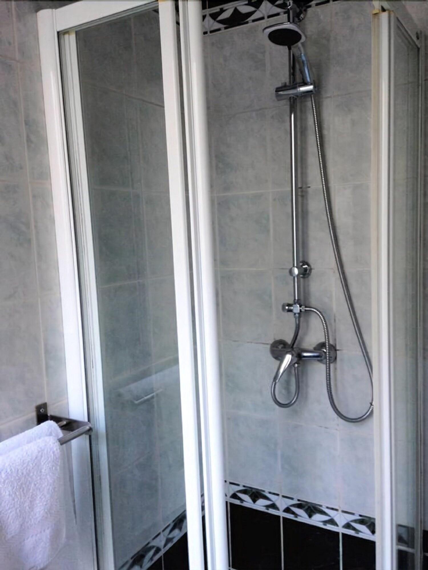 Equipamiento de Habitación Hotel Montana Paris Lafayette