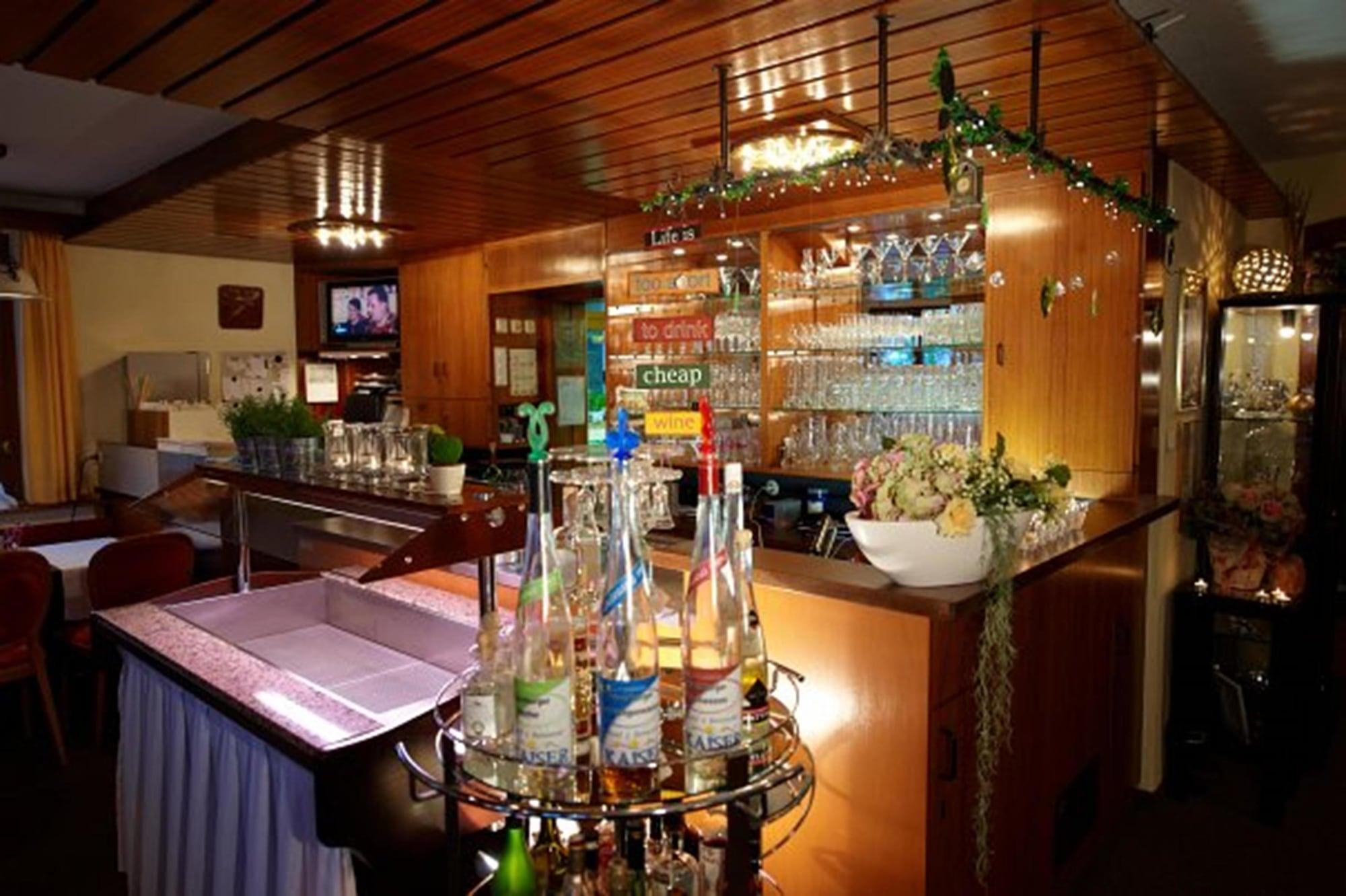 Bar/Salón Hotel Restaurant Kaiser