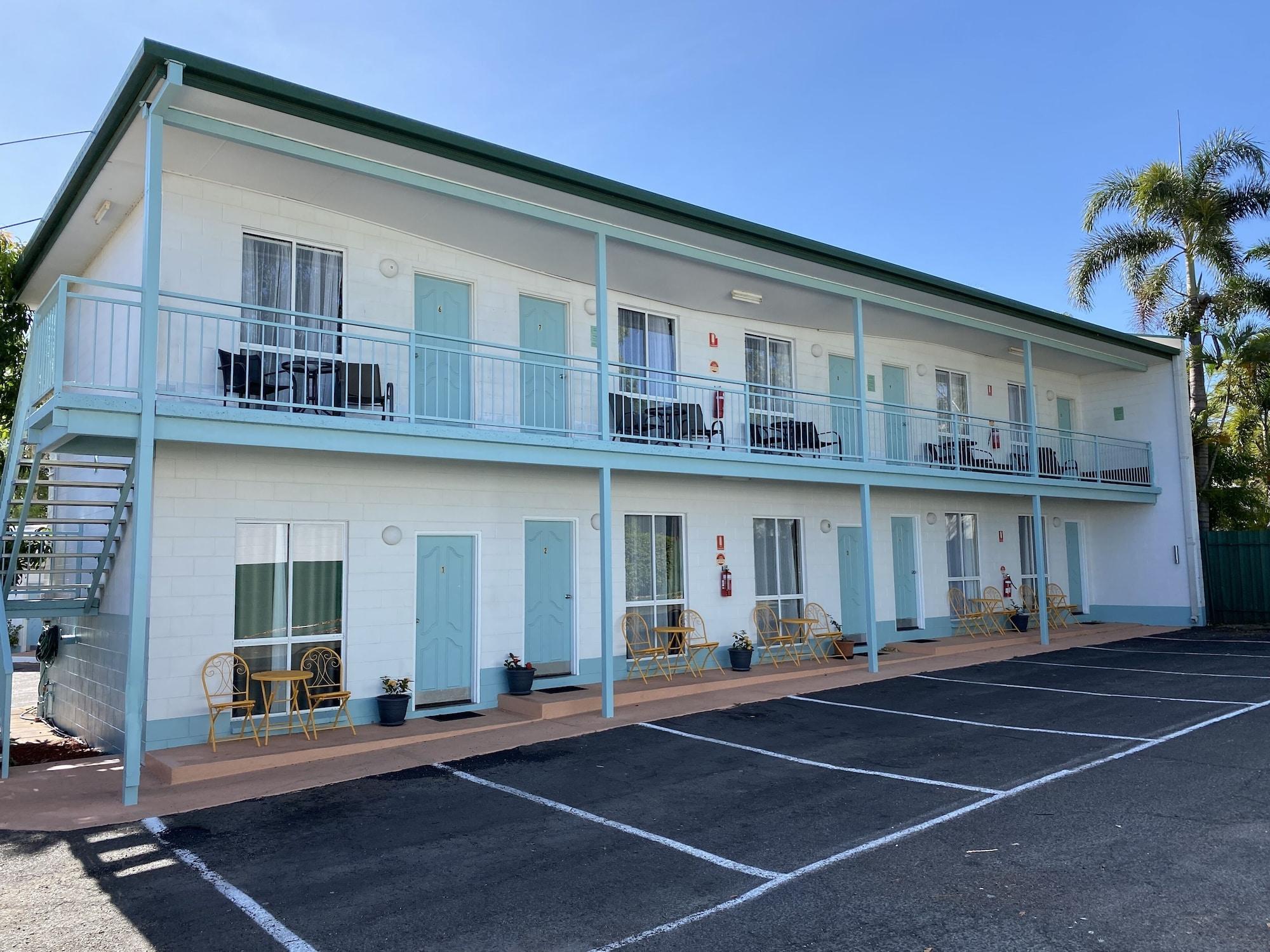 Varios Central Point Motel