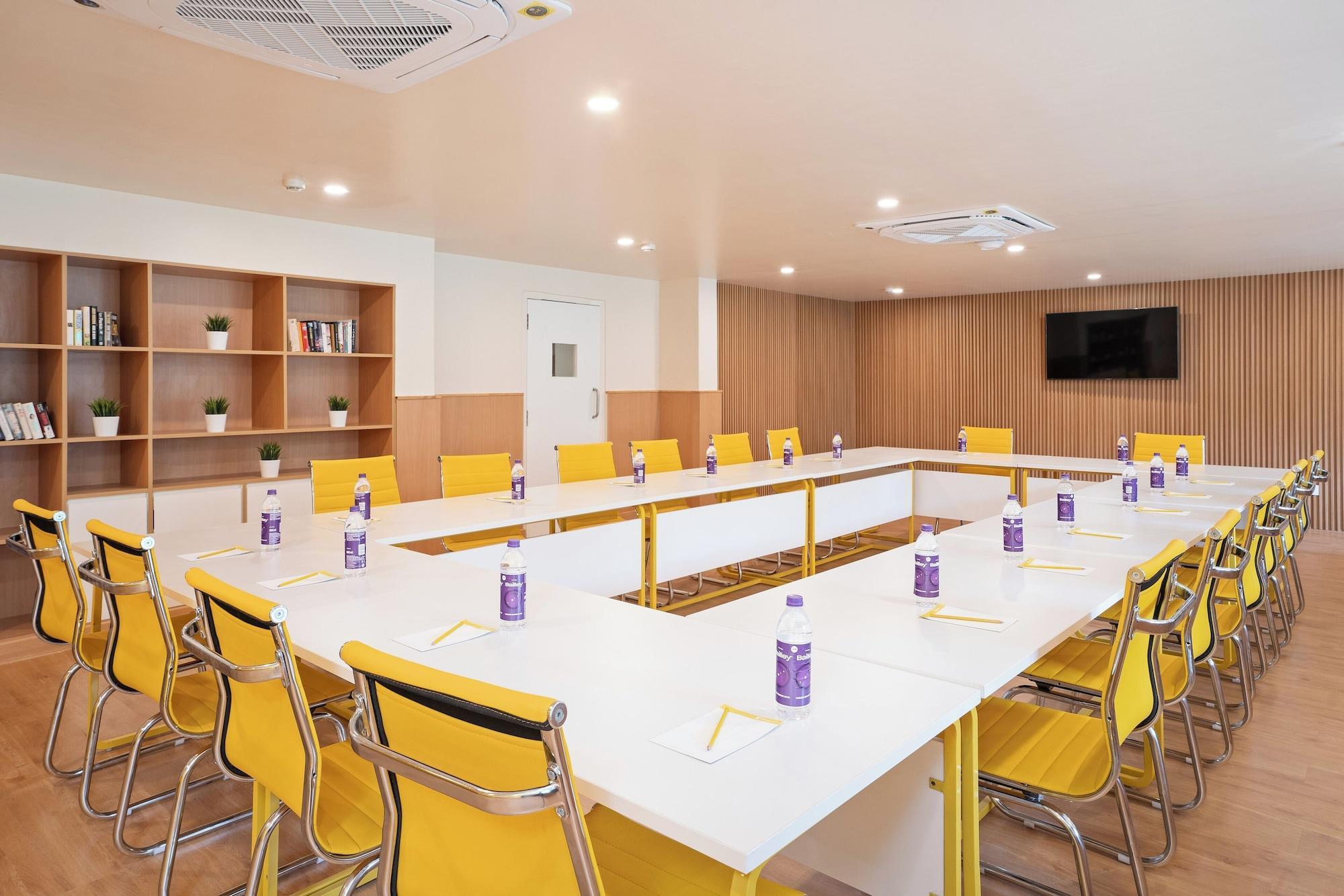 Centro de Negocios Bloom Hotel Khandala
