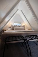 Alquiler Vacacional - Riverfront A-Frame w/ Hot Tub and Firepit