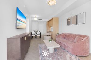 Vacation Rental - Sunny Wynwood Apt Rooftop Space Arts District