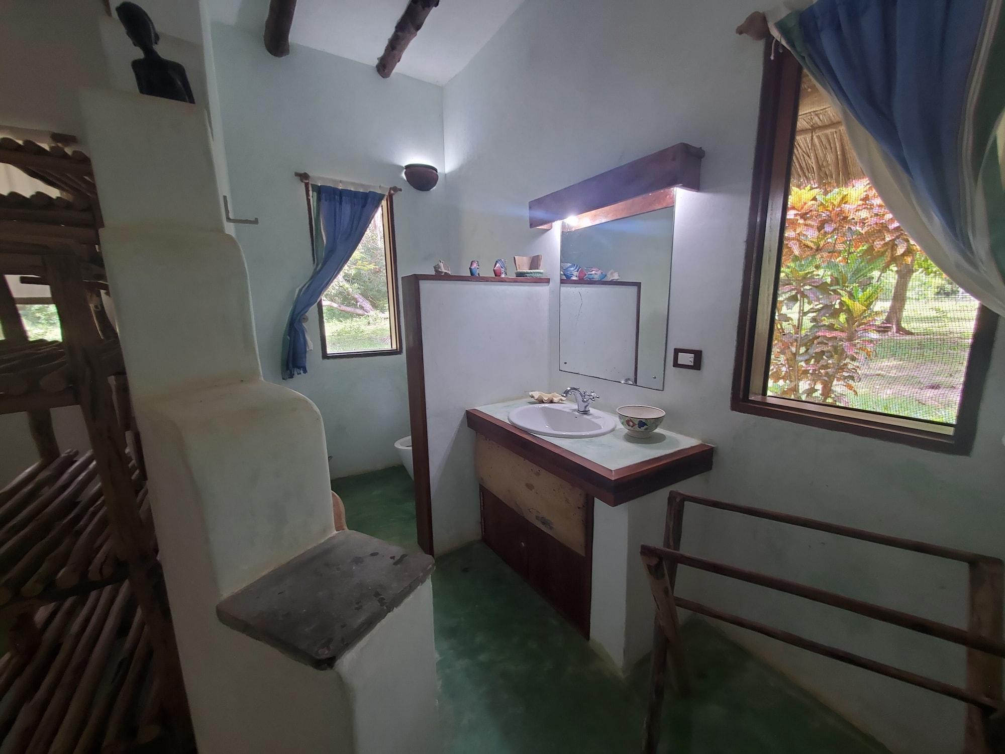 Equipamiento de Habitación Eco Shamba Kilole