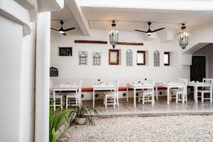 Alojamiento - Emerald Palm Courtyard Hotel