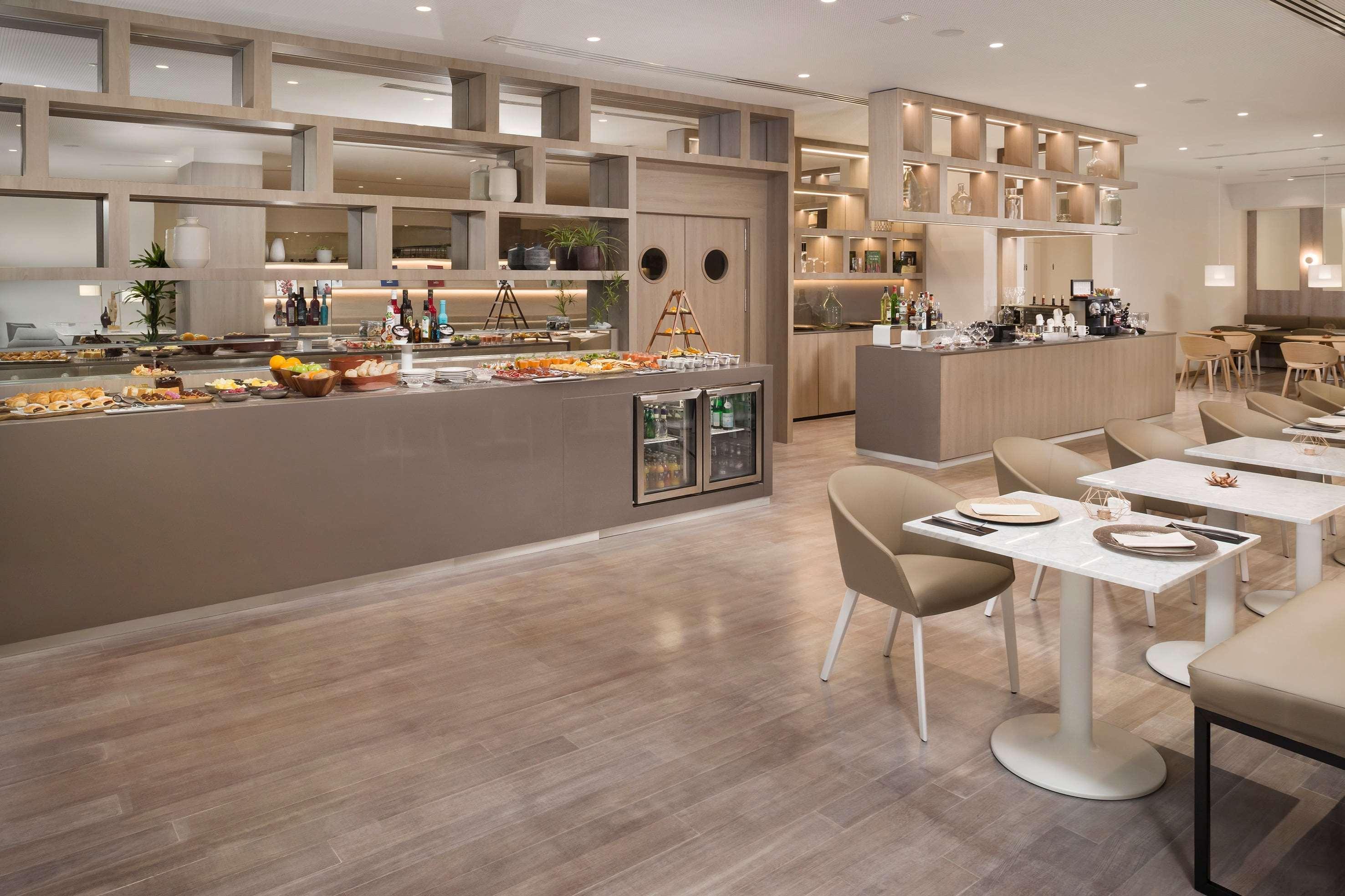 Restaurant The Level at Melia Sevilla