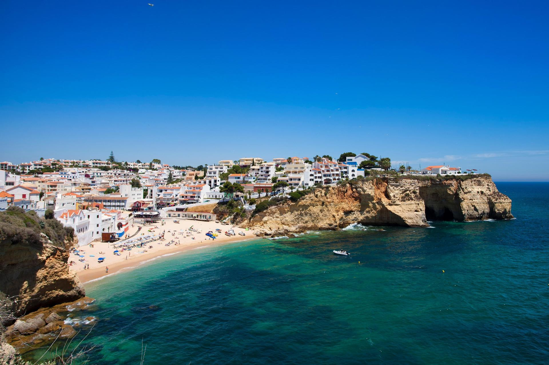 Playa Colina Village
