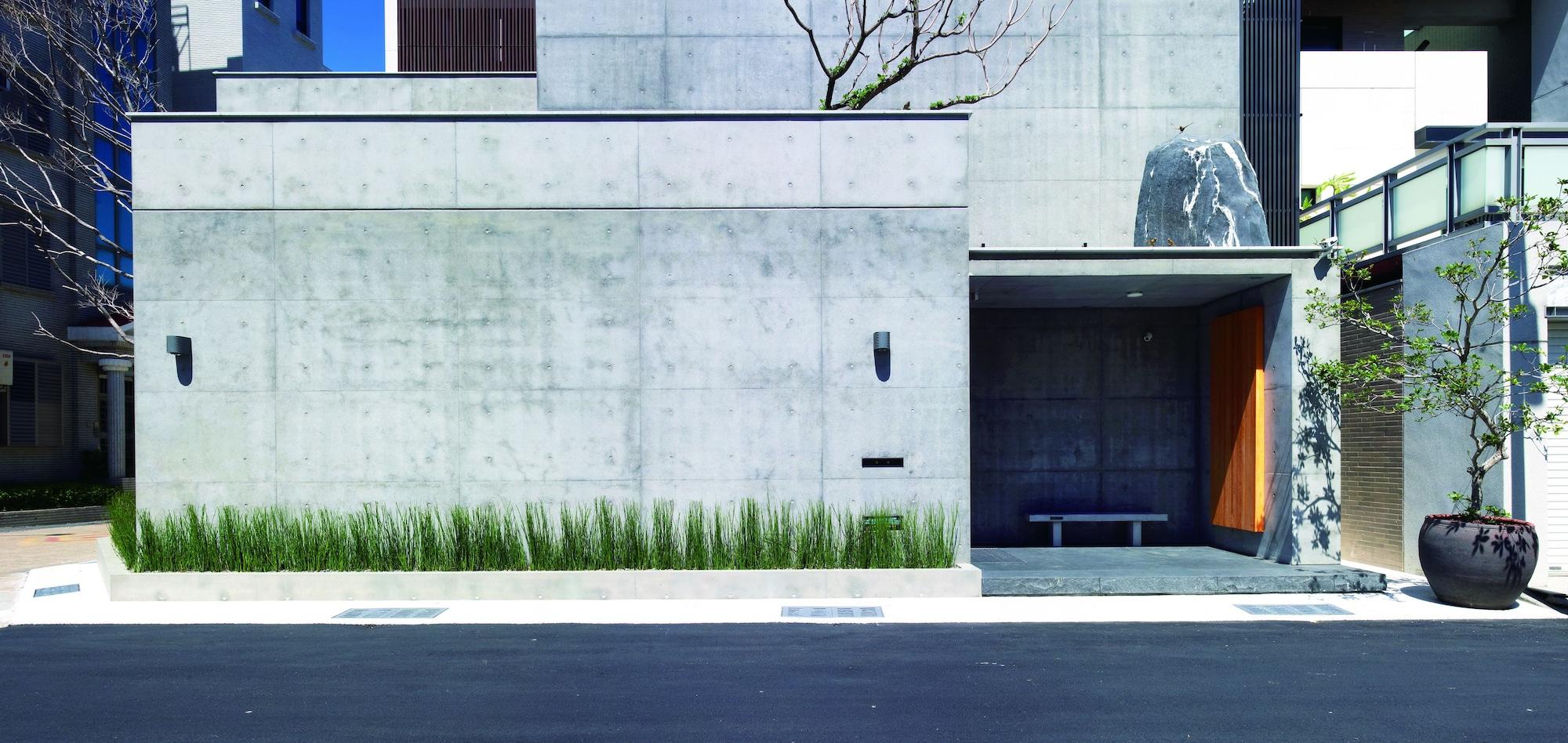 Vista Exterior Wood Whispering Residence