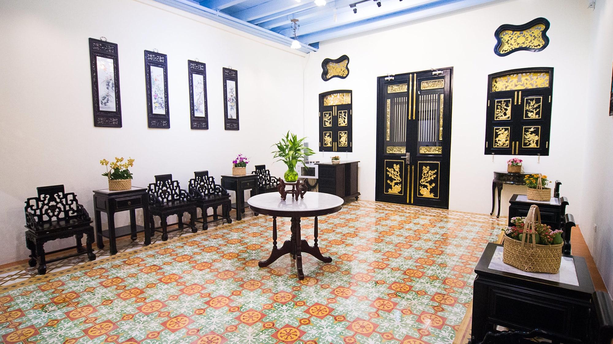 Vista Lobby Woo Gallery and Boutique Hotel