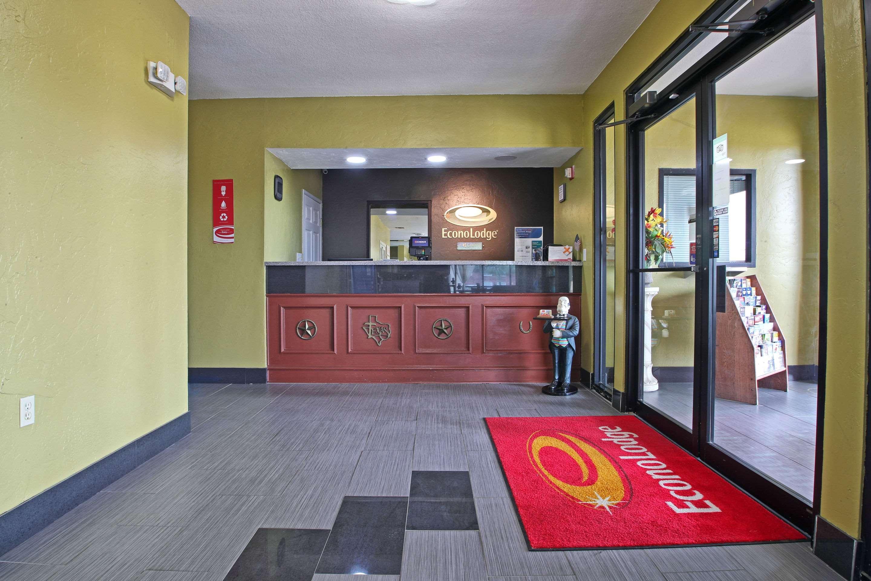 Vista Lobby Econo Lodge Hillsboro I-35