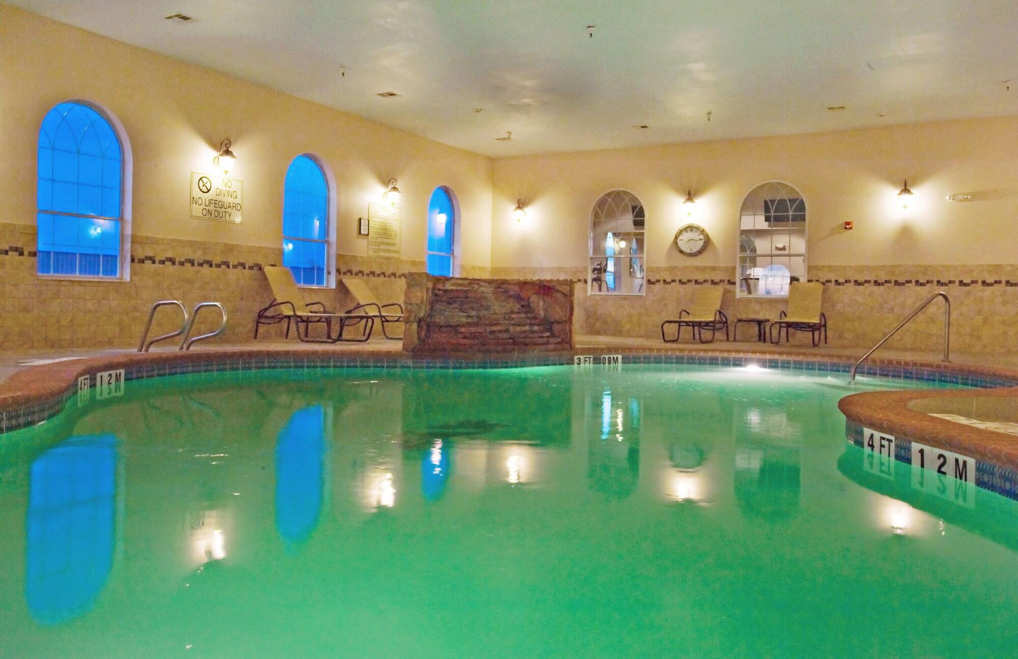 Vista Piscina Holiday Inn Express & Suites Levelland by IHG