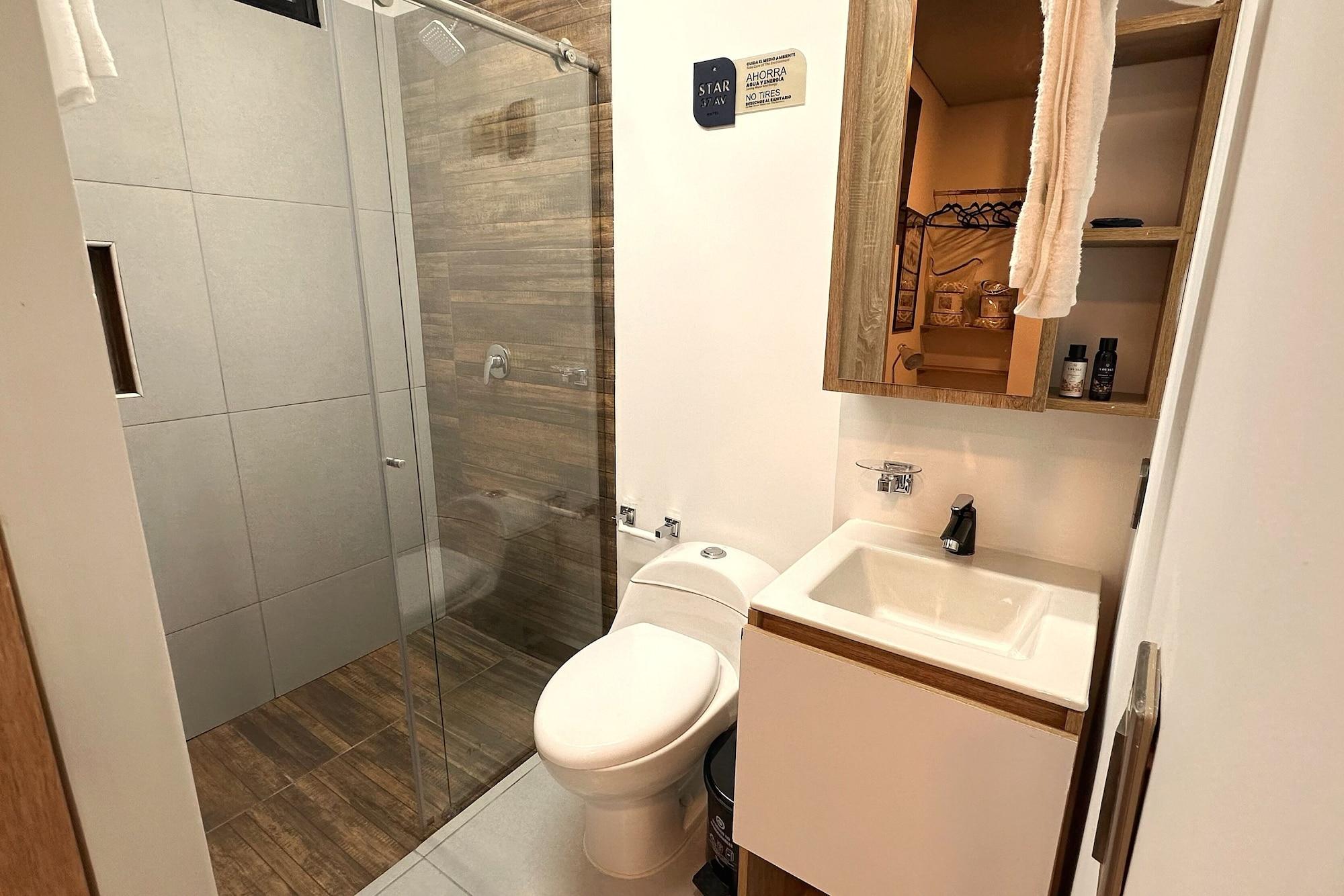 Equipamiento de Habitación Hotel Star 37 Av