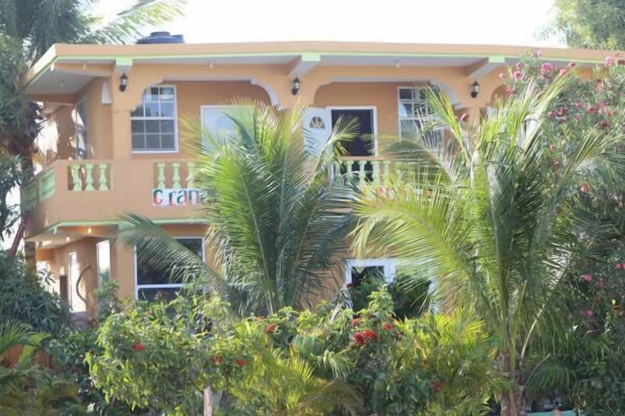 Vista Exterior La Cayenna Hôtel et Restaurant