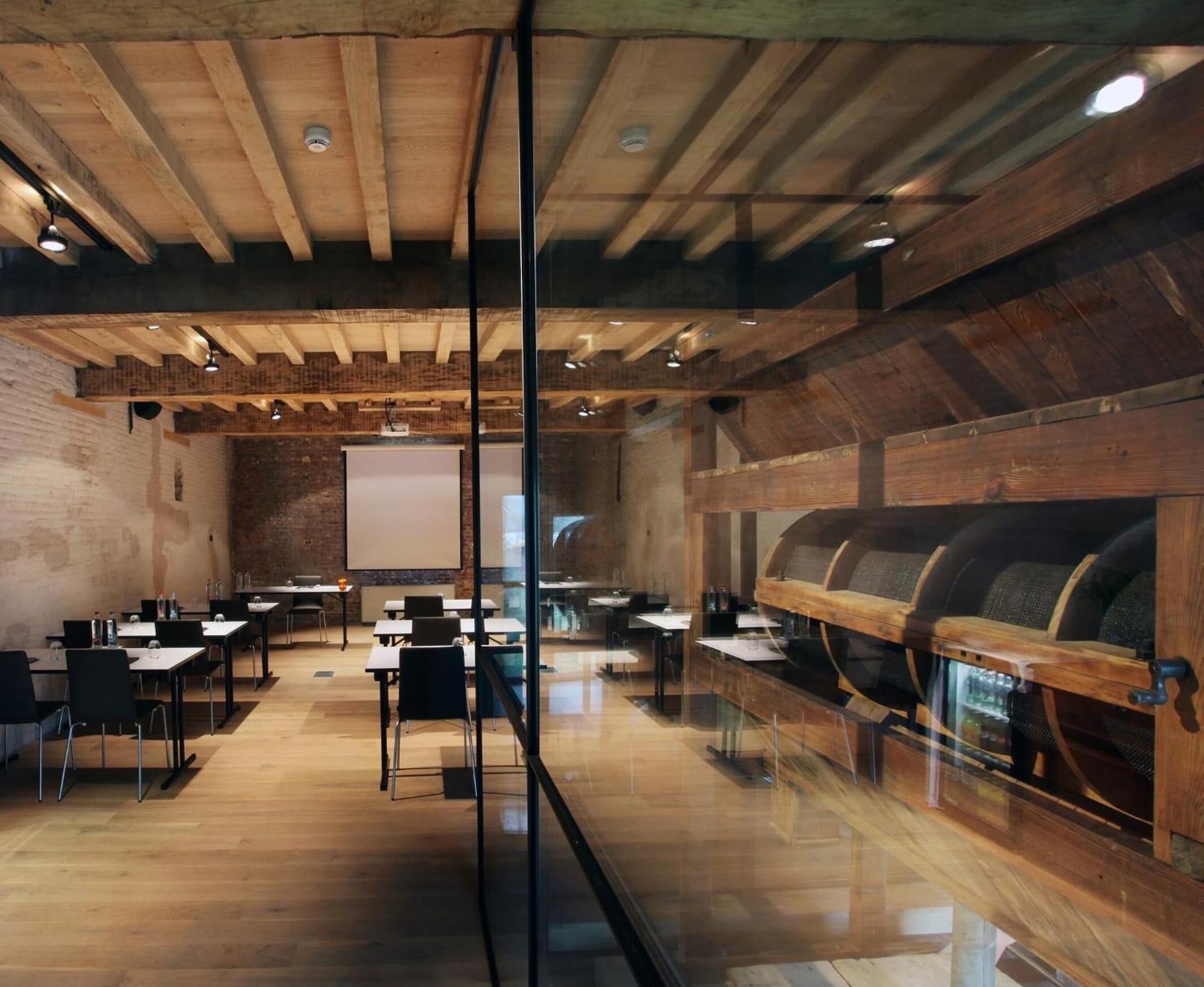 Sala de Reuniones 'S Hertogenmolens